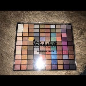 Eye shadow palette!
